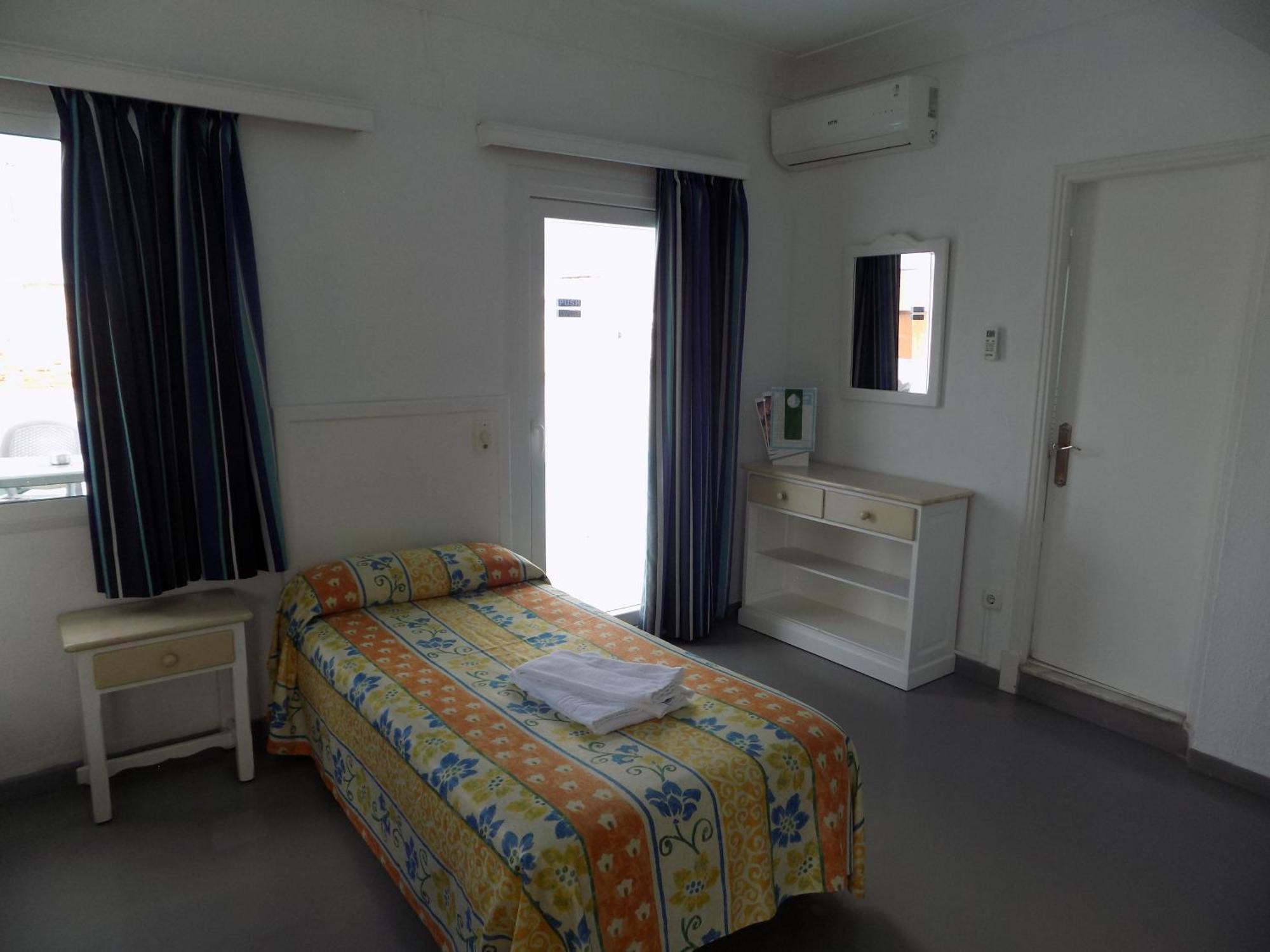 Hostal Villa Maruja El Arenal  Habitación foto